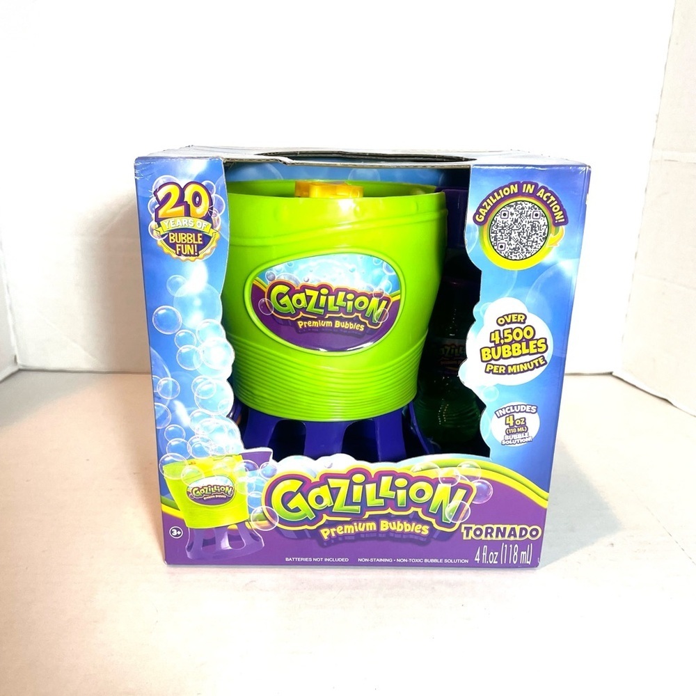 Gazillion Premium Bubble Machine Tornado Kids Outdoor Toy  NEW
